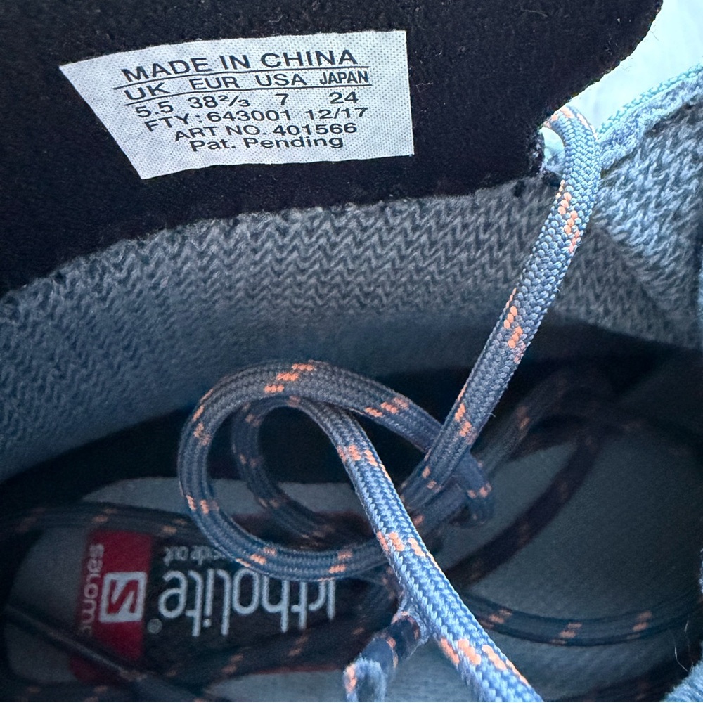 SALOMON Women's QUEST 4D GTX Blue/grey with orange accents. Size 7 - Picture 7 of 10